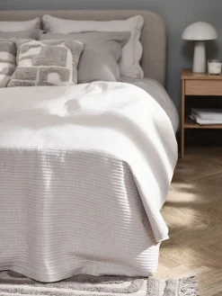 FAGERKLOKKECouvre-lit FAGERKLOKKE 220x240 beige