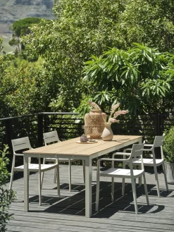 MARIELYSTTable de jardin MARIELYST l90xL205 beige