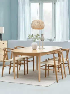 MARSTRAND + GUDERUPMARSTRAND L200/280 table coloris chêne + 4 GUDERUP chaises